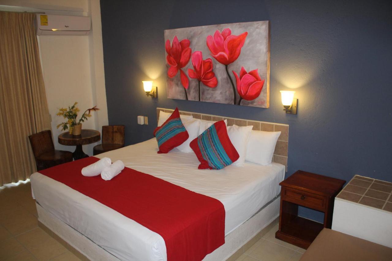 Hotel Arenas Del Pacifico Санта-Крус-Хуатулко Экстерьер фото